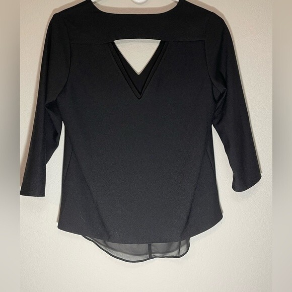 C & E Black 3/4 Sleeve Blouse with Triangle Cutout Soft Mesh Lining Size XS - Picture 7 of 9
